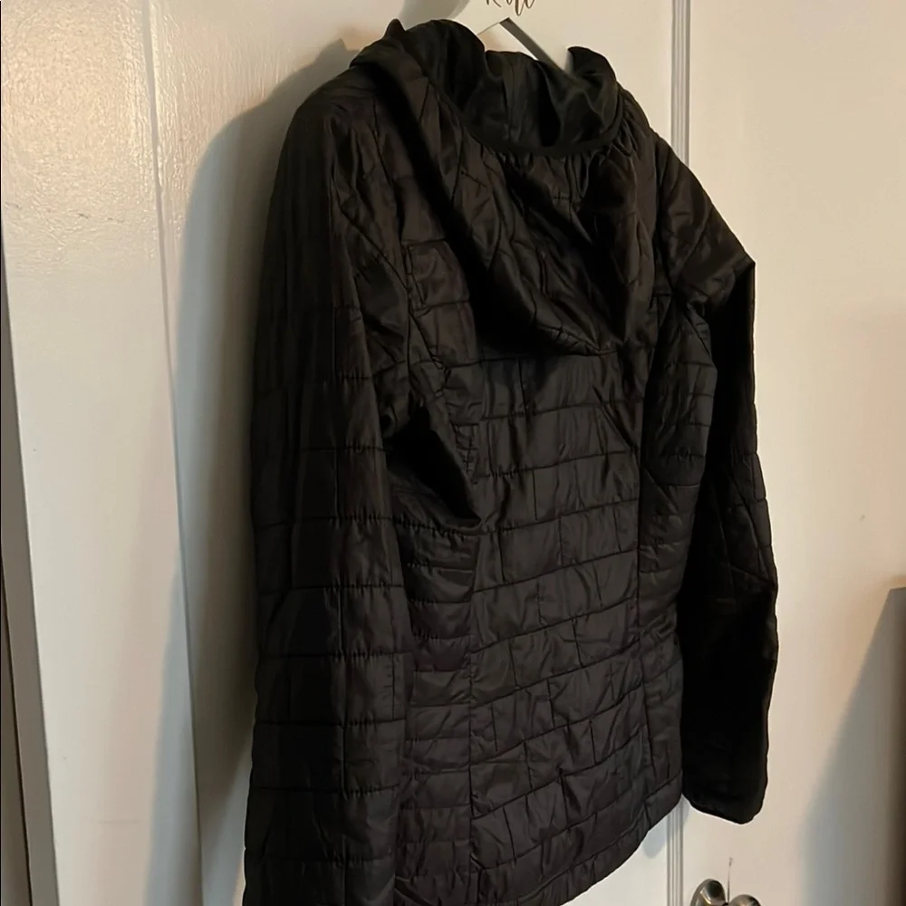 Patagonia Women's Nano Puff Hoody Quilted Hooded Jacket - Picture 12 of 12